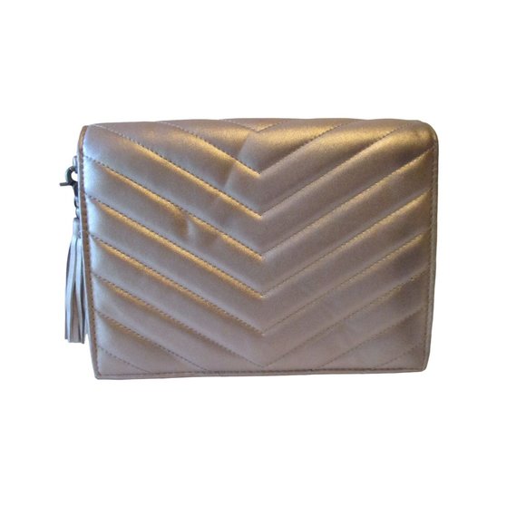 *Neiman Marcus Champagne Gold Envelope Clutch Chevron Stitched Quilted Design - Picture 2 of 8